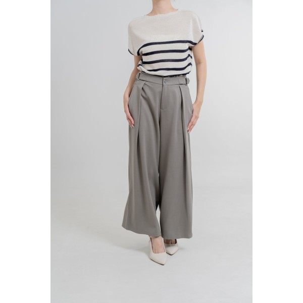Pleated Cropped Wide Leg Pants