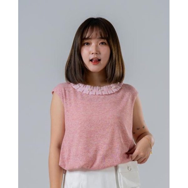 Sleeveless top with pearl neckline