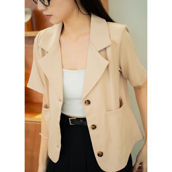 Short-sleeved blazer