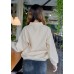 Long-sleeved shirt with a letter reverse collar