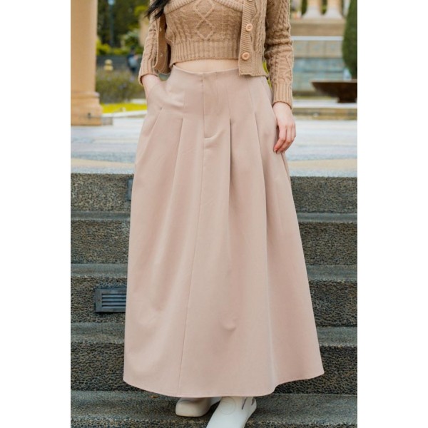 Long skirt with pleated style